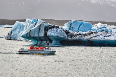 Navigation among the icebergs at Jökulsárlón, a large glacial lake in southern part of Vatnajökull N...
