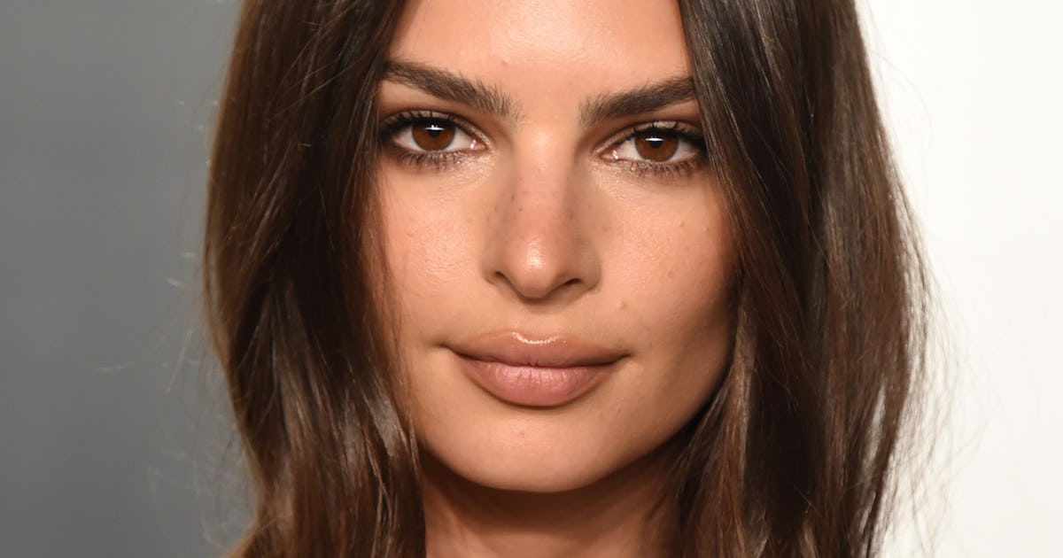 Emily ratajkowski gives birth to 1st child with husband sebastian Emily Ratajkowski's Breastfeeding Photos Capture A Relatable Struggle