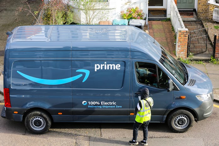 LONDON, UNITED KINGDOM - 2020/11/24: An Amazon Prime delivery van is seen in London. (Photo by Dinen...