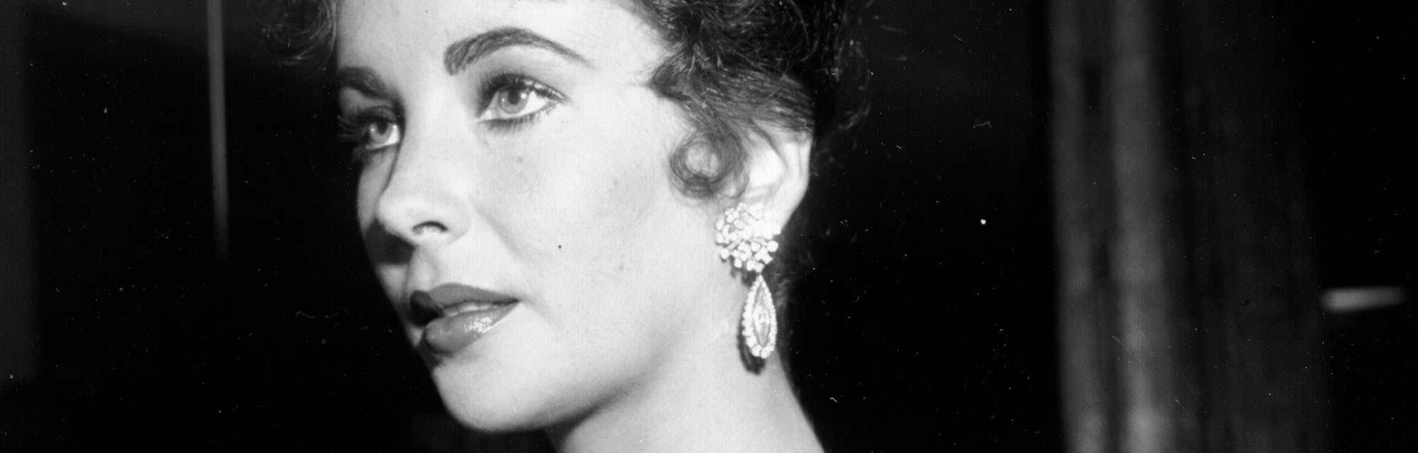 LOS ANGELES - MARCH 27: Actress Elizabeth Taylor attends the 29th Academy Awards ceremony which was held at the RKO Pantages Theatre on March 27, 1957 in Los Angeles, California. (Photo by Michael Ochs Archives/Getty Images)