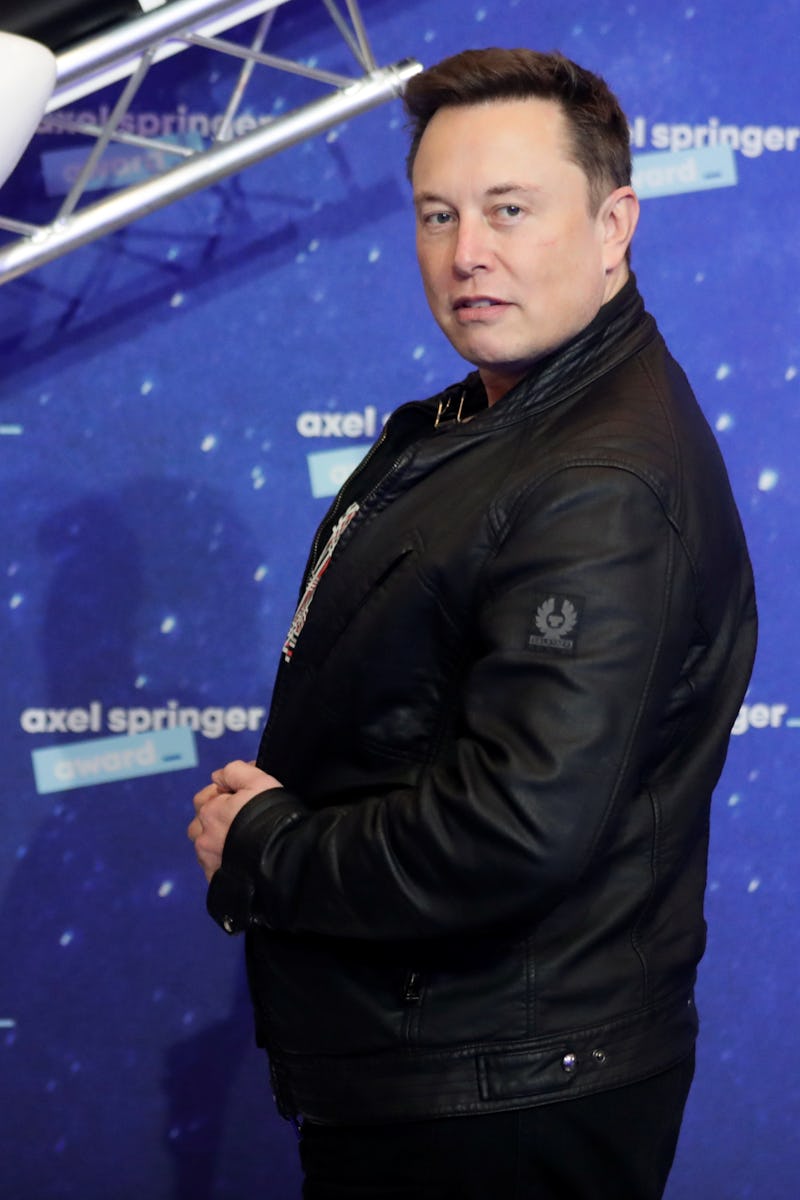 BERLIN, GERMANY DECEMBER 01:  SpaceX owner and Tesla CEO Elon Musk poses on the red carpet of the Ax...