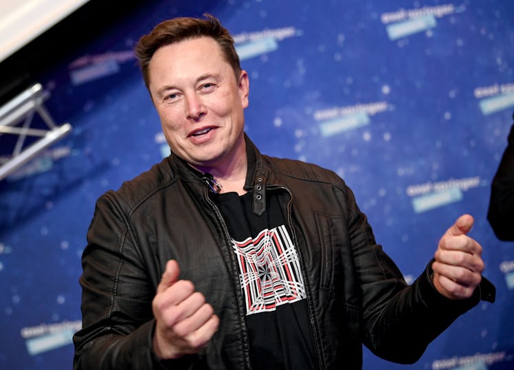 BERLIN, GERMANY DECEMBER 01:  SpaceX owner and Tesla CEO Elon Musk arrives on the red carpet for the...