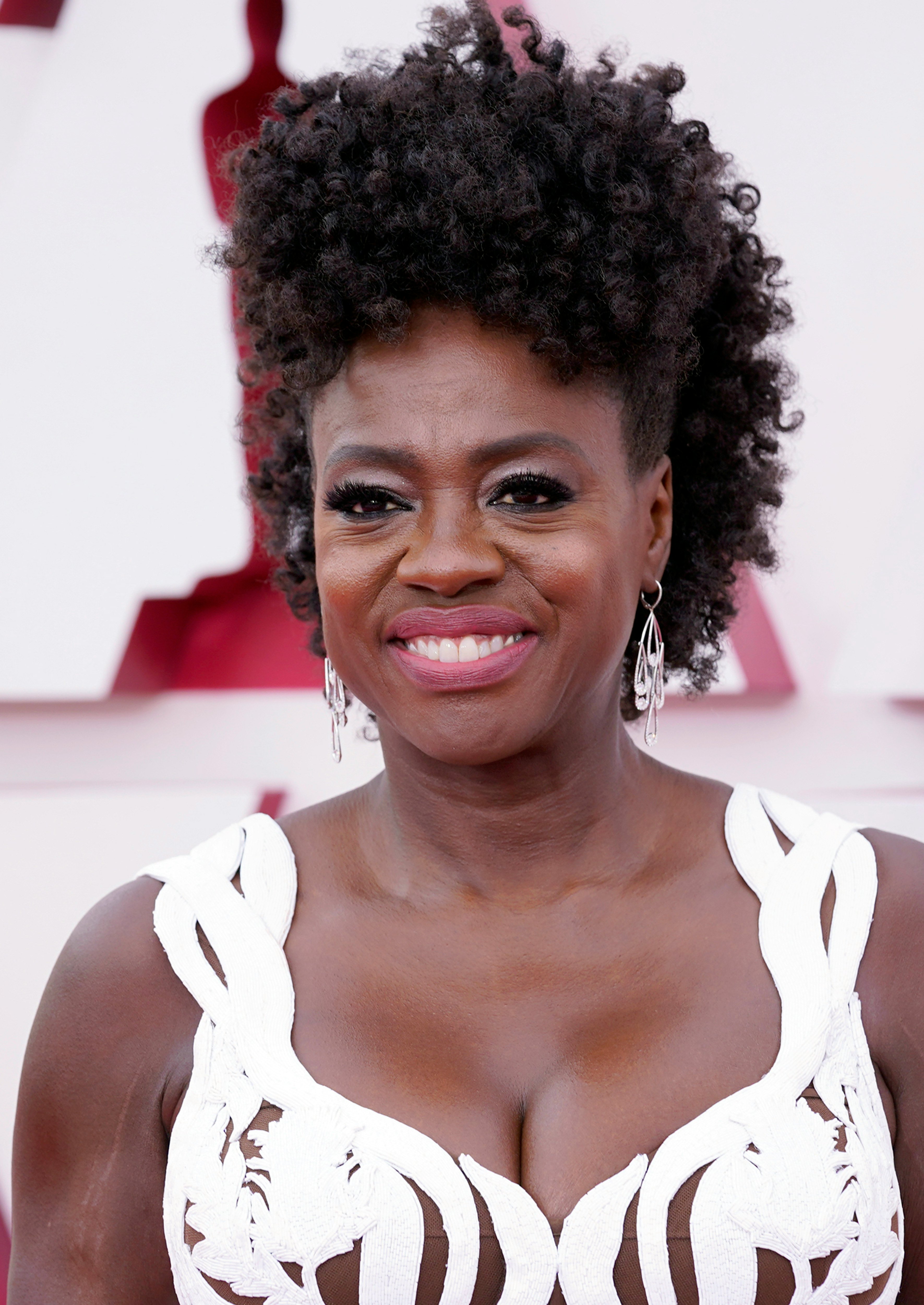 Viola Davis's Beauty Routine - Nautral Hair, Makeup Products