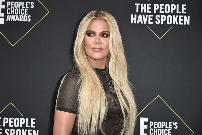 SANTA MONICA, CALIFORNIA - NOVEMBER 10: Khloe Kardashian attends 2019 E! People's Choice Awards - Ar...