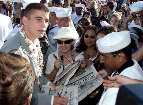 Actor Josh Hartnett signs autographs at the World Premiere of Touchstone Pictures' / Jerry Bruckheim...