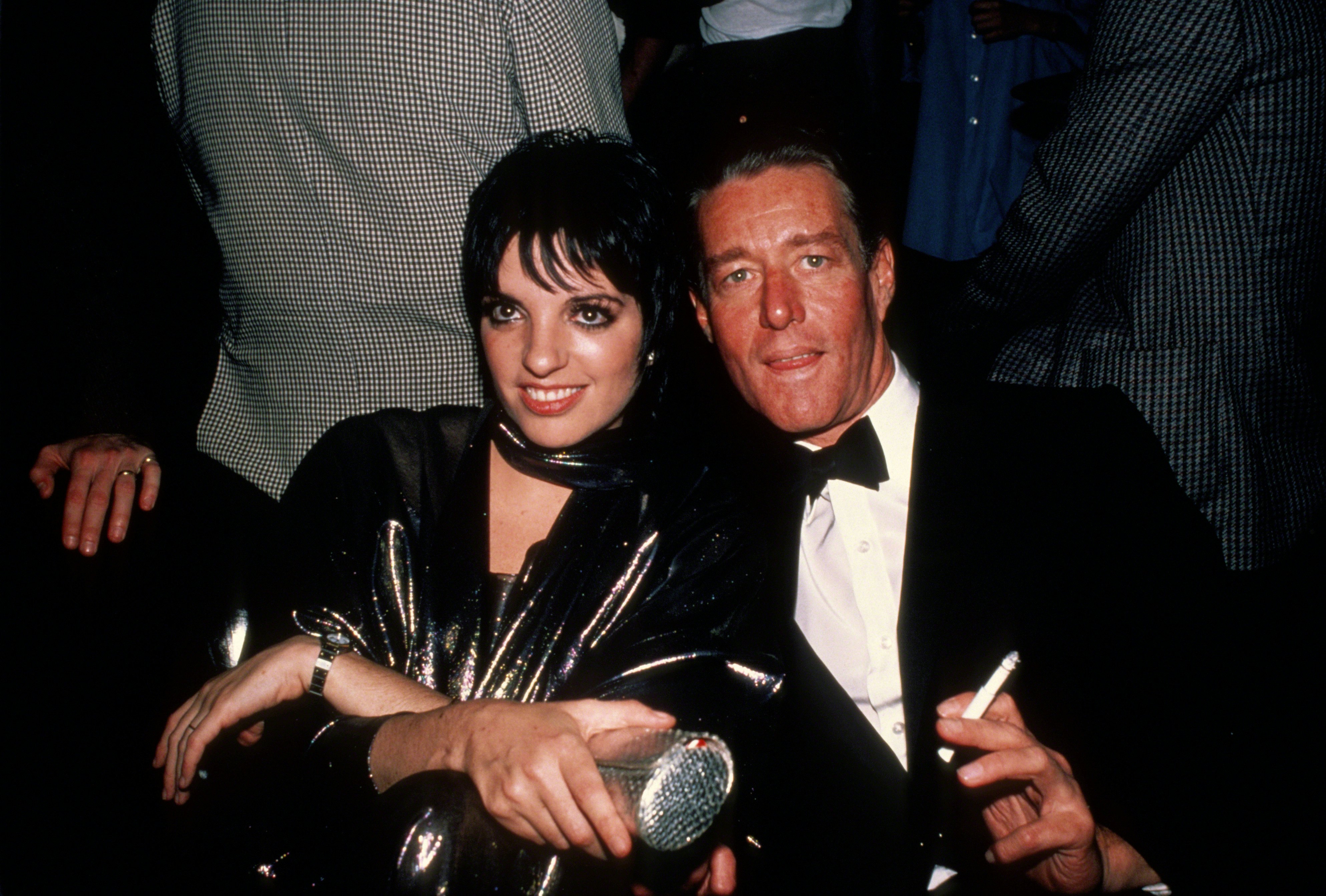 Halston & Liza Minnelli's Real-Life Relationship Was Very Close