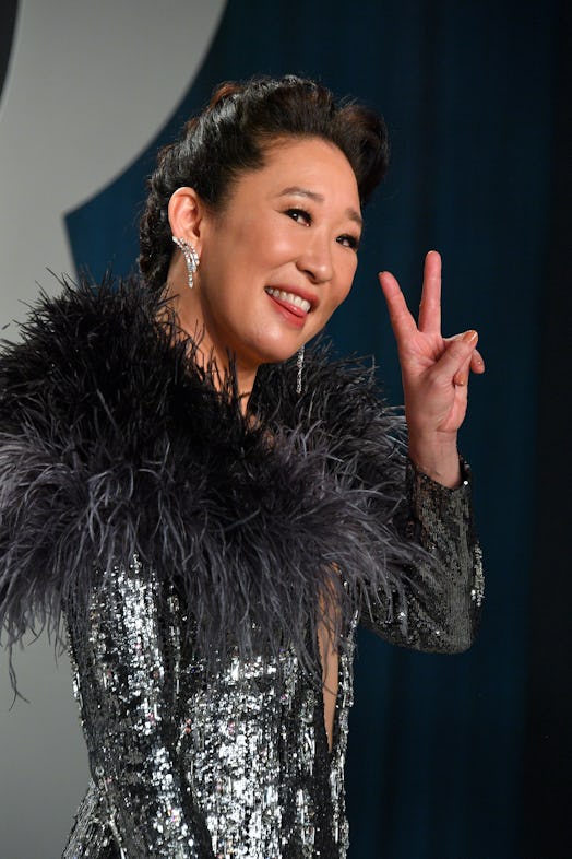 BEVERLY HILLS, CALIFORNIA - FEBRUARY 09: Sandra Oh attends the 2020 Vanity Fair Oscar party hosted b...