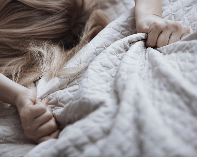 When postpartum sex pain happens, women can experience soreness, heaviness, or throbbing during sex.