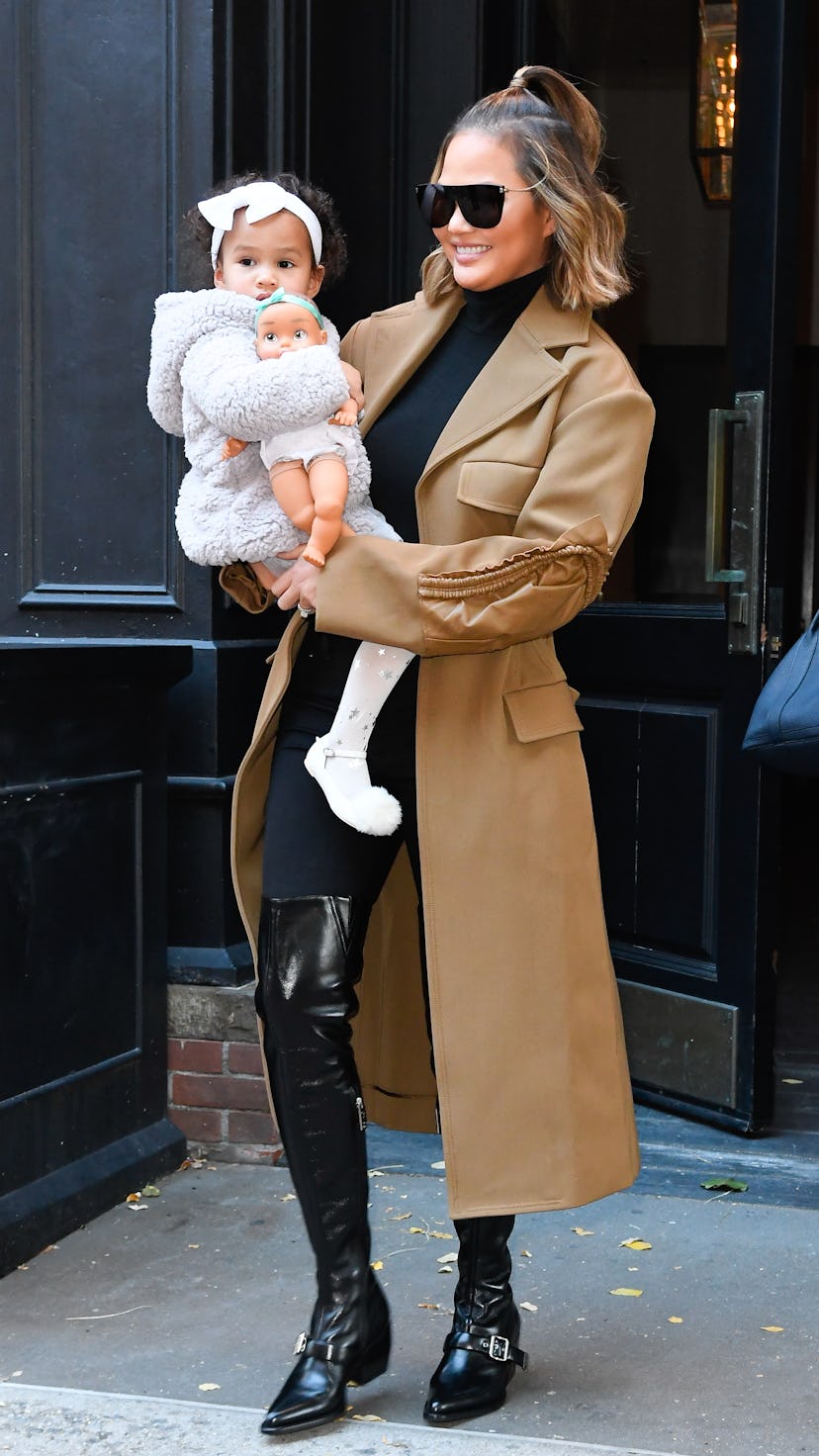 NEW YORK, NY - NOVEMBER 08:  Model Chrissy Teigen and her daughter Luna Legend are seen walking in s...