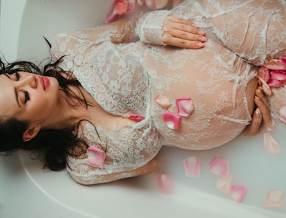 Bathing with rose petals