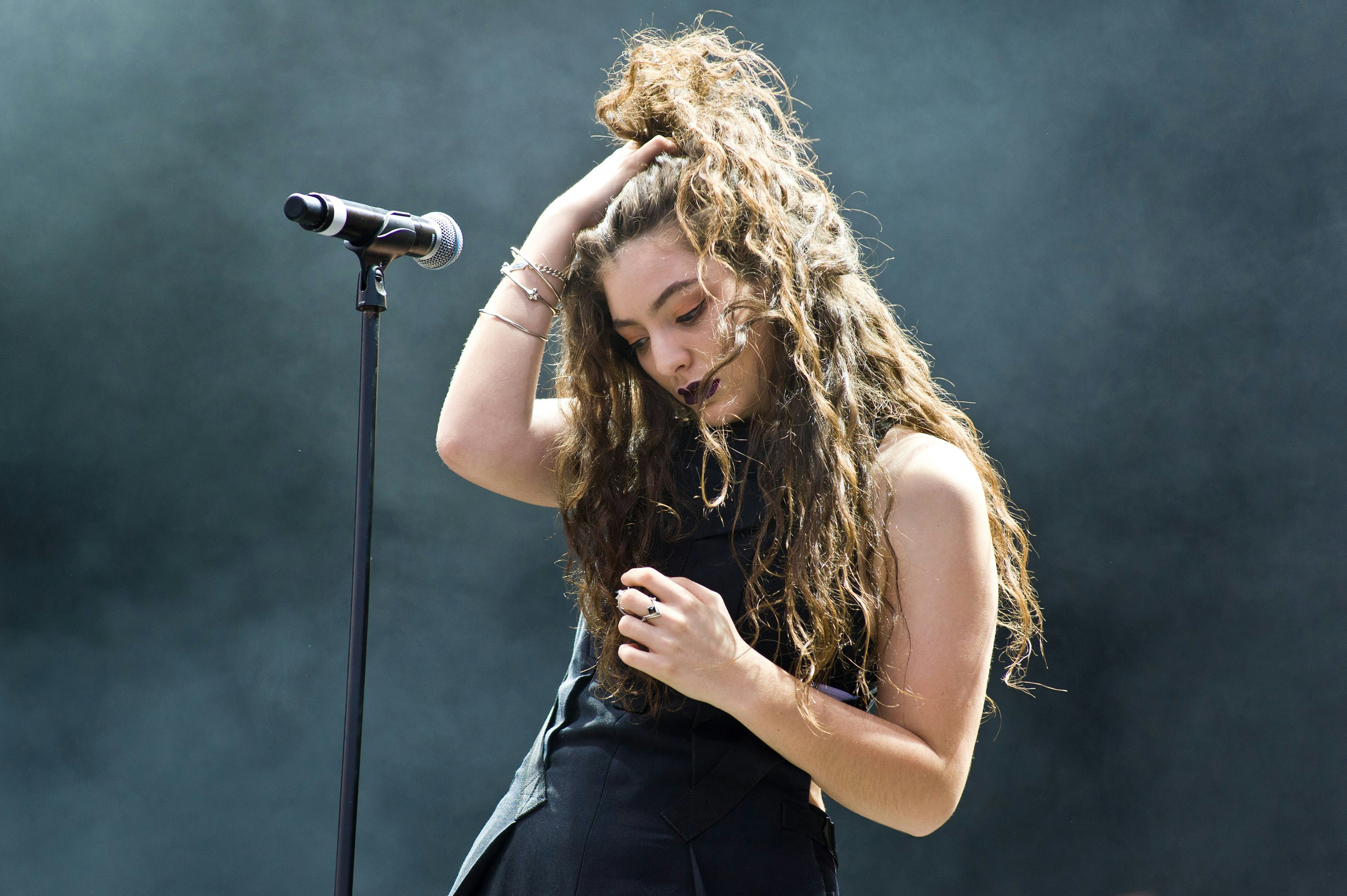 hit songs deconstructed ribs lorde