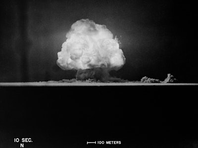 The mushroom cloud of the Trinity test in New Mexico. | Location: Alamagordo, New Mexico, USA. (Phot...