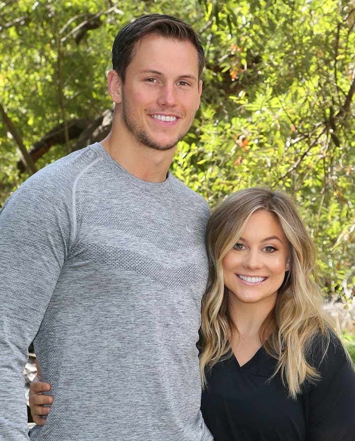 Shawn Johnson found the best way to demonstrate pregnancy.