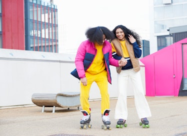 A young couple goes on a rollerskating date planned around their rising signs.