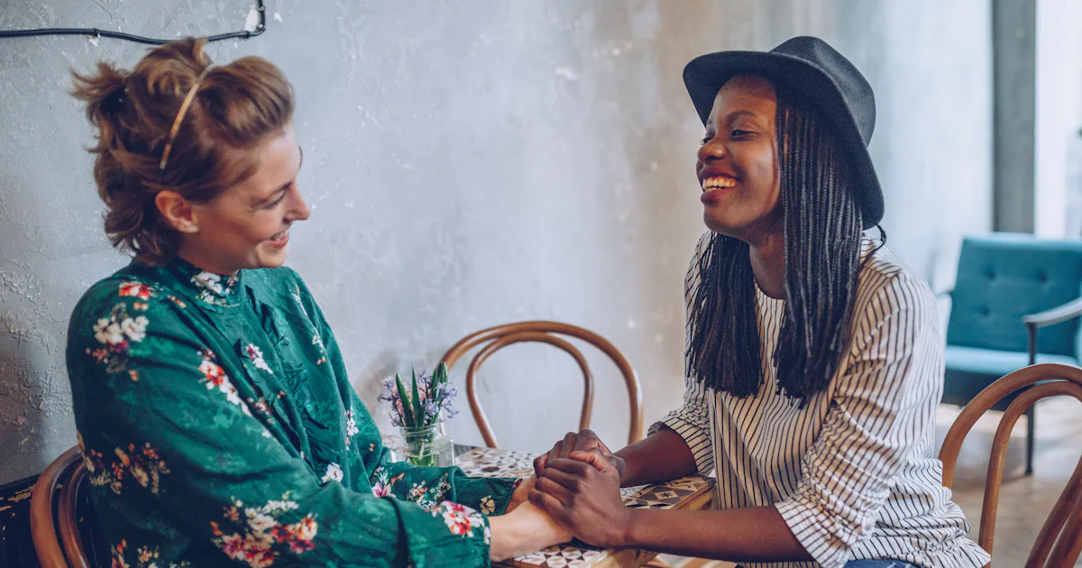 12 Ways To Tell If The Attraction Is Mutual According To Experts
