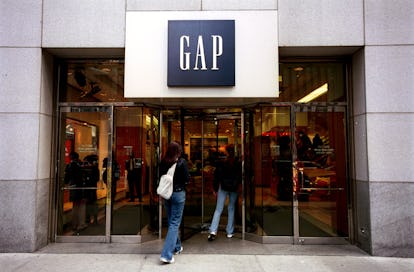 Usted todavía puede reciclar ropa zapatos que no están en buenas condiciones. Comience buscando texto...