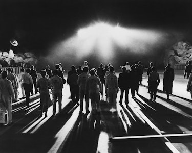 An alien spacecraft arrives on the Earth in a scene from the science fiction film 'Close Encounters of the Third Kind', 1977. (Photo by Silver Screen Collection/Getty Images)