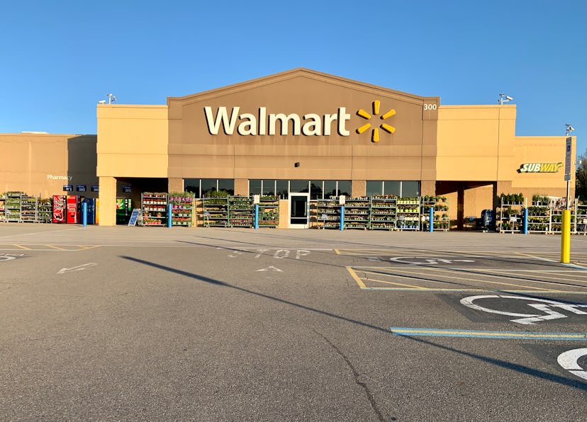 Walmart's Memorial Day hours are pretty set.