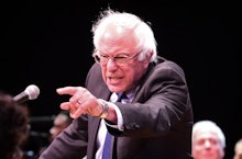 New York, N.Y.: Democratic presidential candidate Bernie Sanders, senator from Vermont, speaks to su...