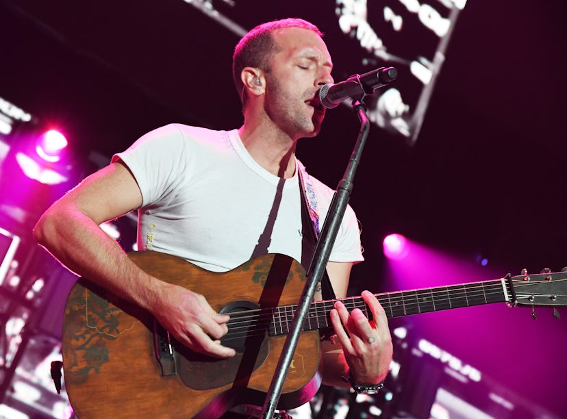 INGLEWOOD, CALIFORNIA - JANUARY 18: (FOR EDITORIAL USE ONLY) Chris Martin of Coldplay performs onsta...
