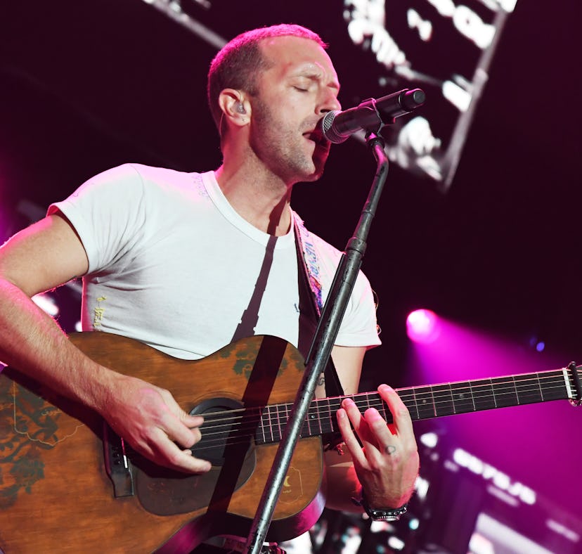 INGLEWOOD, CALIFORNIA - JANUARY 18: (FOR EDITORIAL USE ONLY) Chris Martin of Coldplay performs onsta...