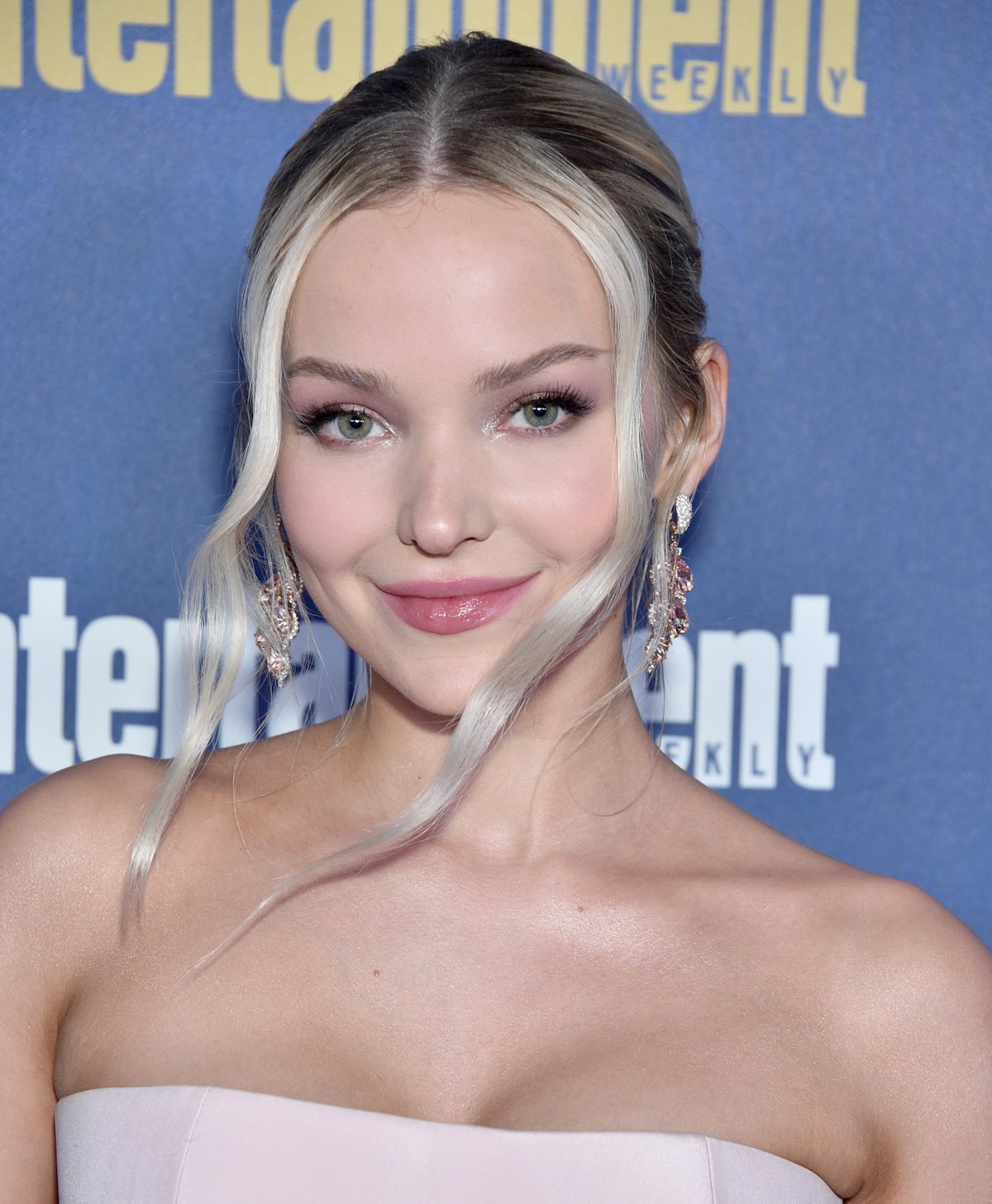 Dove Cameron S Quotes About Coming Out As Queer Are Inspiring