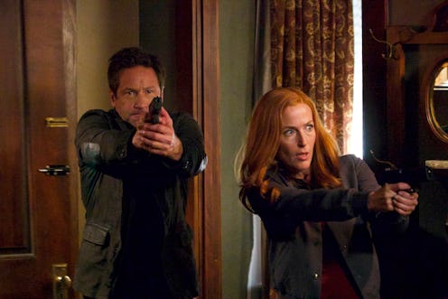 THE X-FILES:  L-R:  David Duchovny and Gillian Anderson in the "This" episode of THE X-FILES airing ...