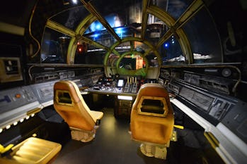 ORLANDO, FLORIDA - 27. AUGUST: Gesamtansicht des Millennium-Falken: Schmuggler-Lauffahrt bei der Eröffnung von Star Wars: Galaxies Rand Walt Disney World Resort bei Disneys Hollywood Studios am 27. August 2019 in Orlando, Florida.  (Foto von Gerardo Mora / Getty Images)