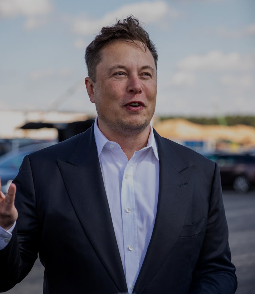 FUERSTENWALDE, GERMANY - SEPTEMBER 03: Tesla head Elon Musk arrives to have a look at the constructi...