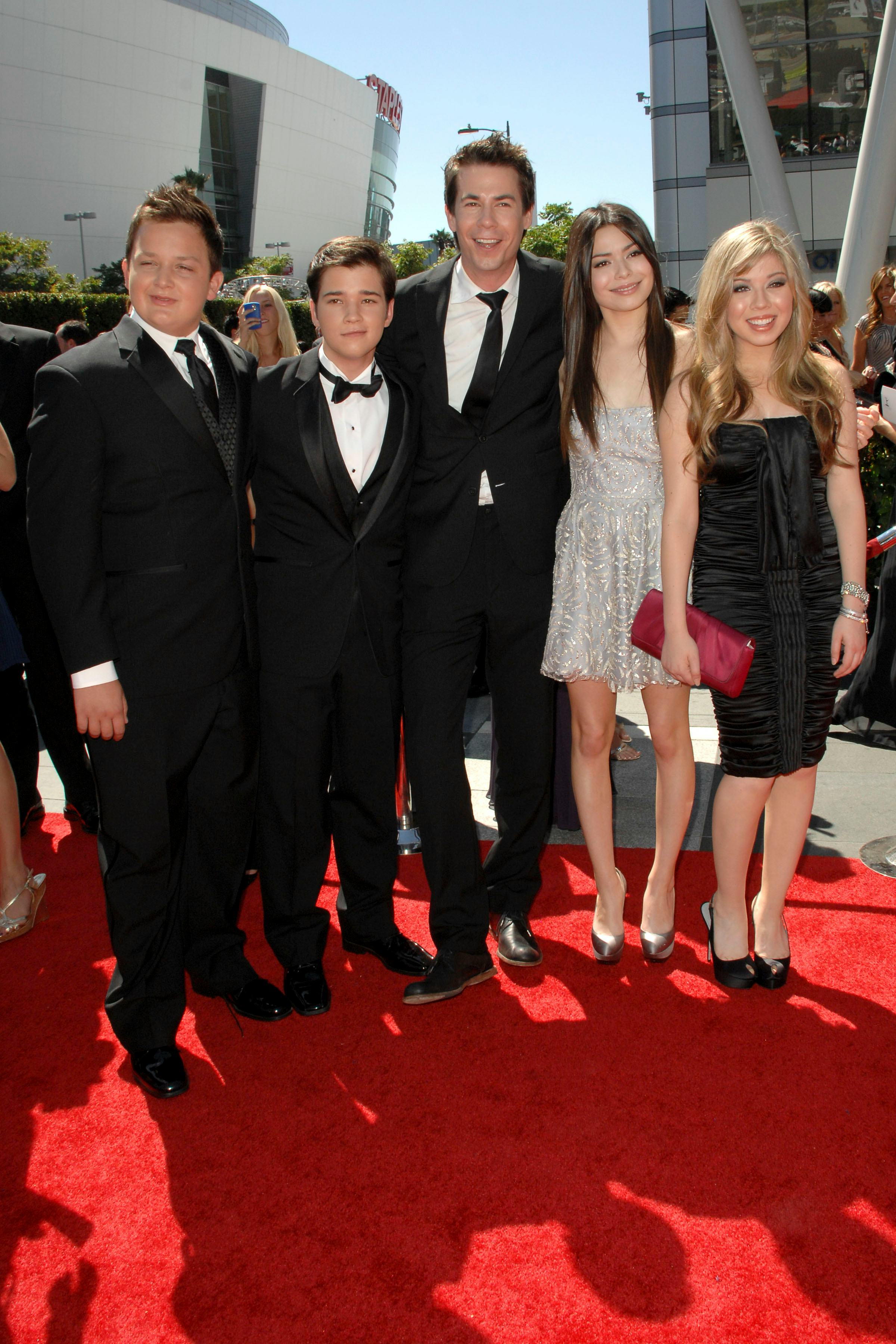 The cast of 'iCarly' is reuniting for a revival at Paramount+. Photo via Patrick McMullan/Patrick Mc...