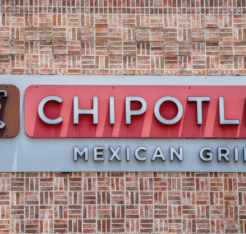 Chipotle's June 13 Drag Brunch with Trixie Mattel includes a fun giveaway.