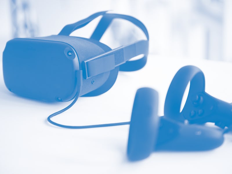 10 December 2019, Baden-Wuerttemberg, Stuttgart: A pair of Oculus VR glasses lies on a table next to...