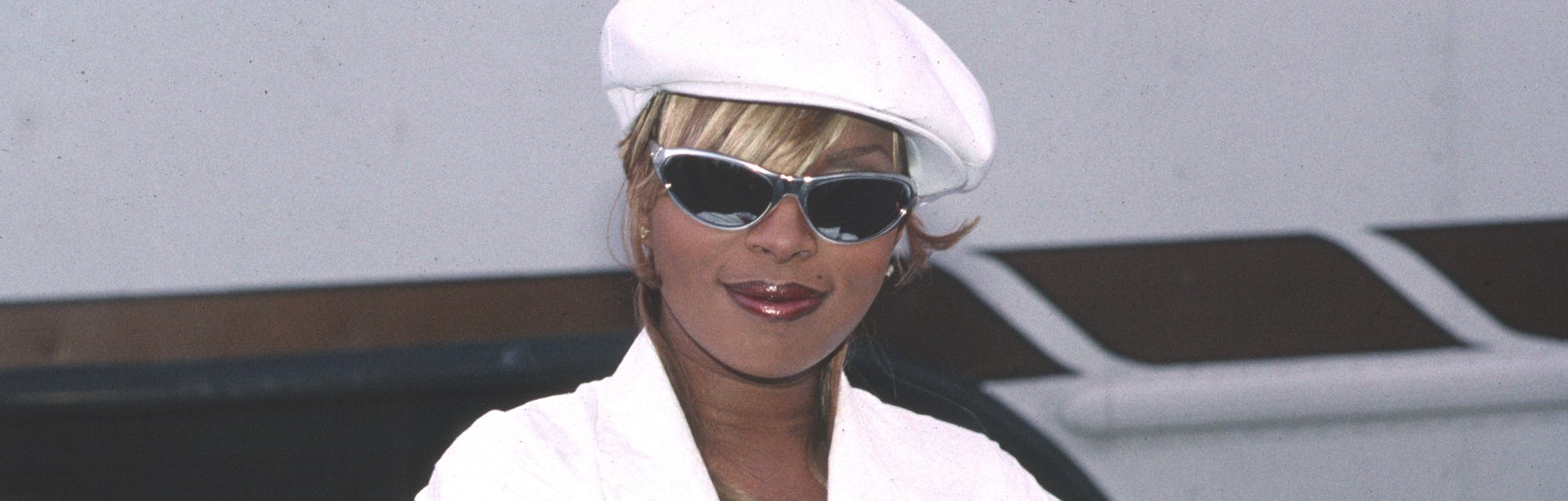 Mary J Blige at 1995 American Music Awards during The 22nd Annual American Music Awards at Shrine Au...