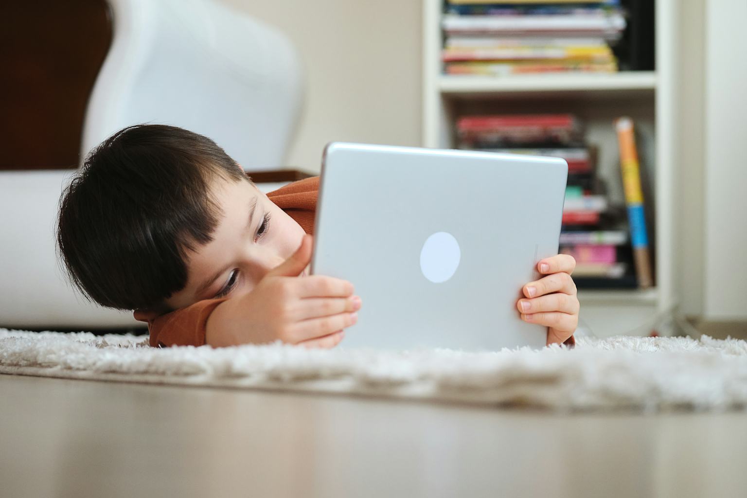 Can Too Much Screen Time Cause Anxiety Experts Explain