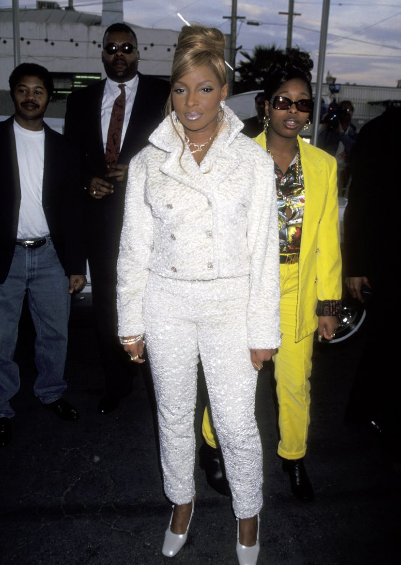 Mary J Blige s 90s Style Made Her A Hip Hop Fashion Icon mary-j-blige-s-90s-style-made-her-a-hip-hop-fashion-icon