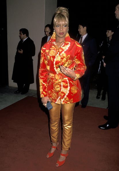 Mary J Blige S 90s Style Made Her A Hip Hop Fashion Icon Mary J Blige S 90s Style Made Her A Hip Hop Fashion Icon