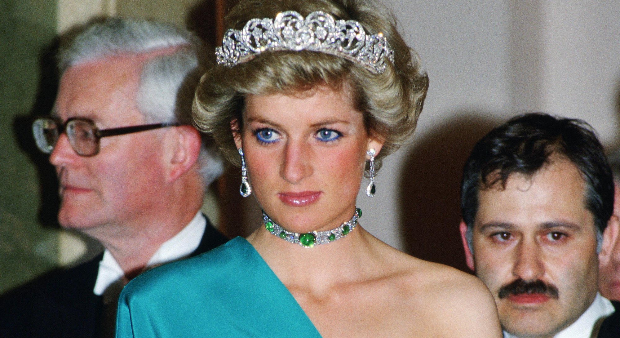 Princess Diana kept her makeup pretty simple for the most part — but the royal most definitely had a...