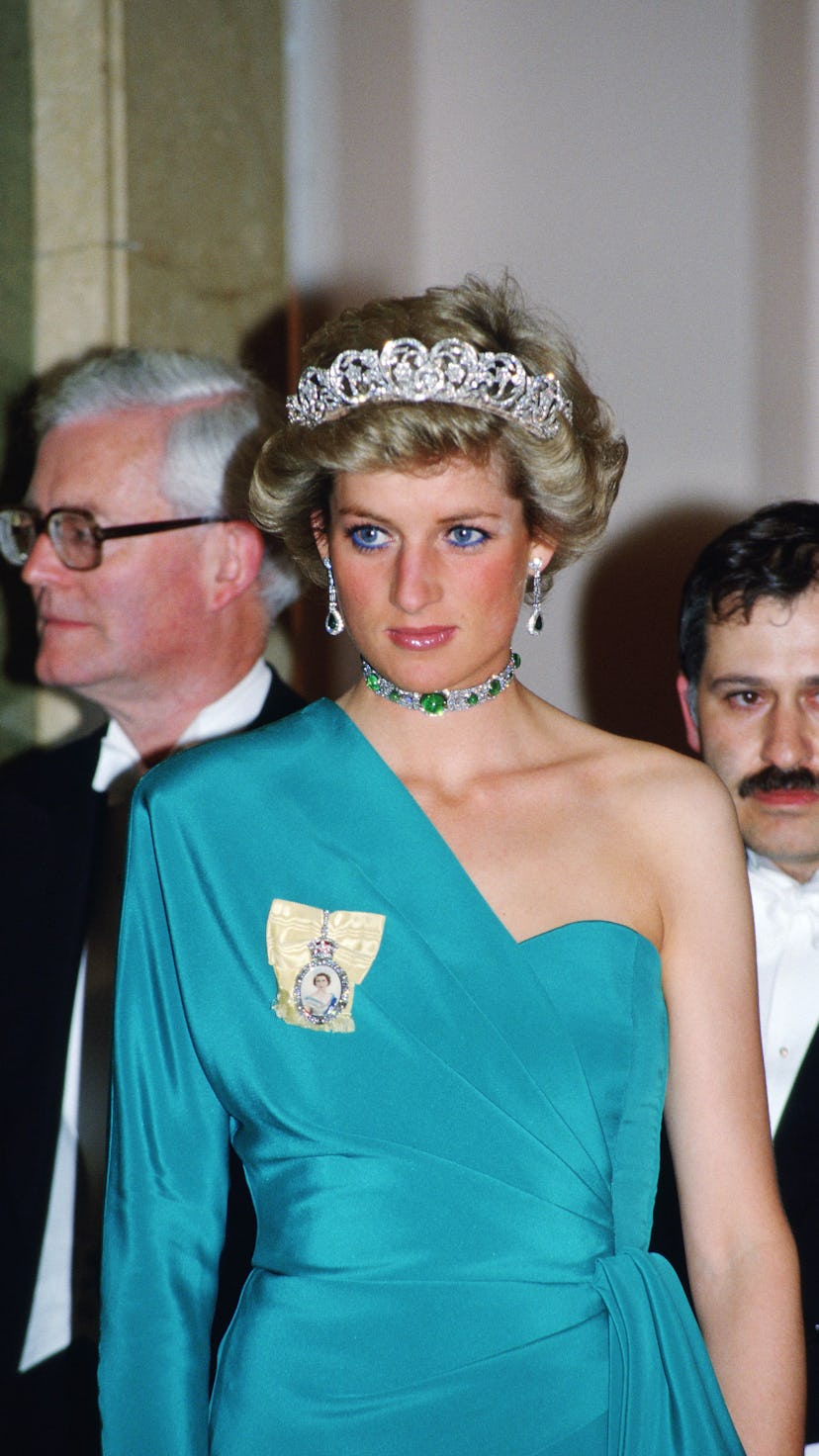 Princess Diana kept her makeup pretty simple for the most part — but the royal most definitely had a...