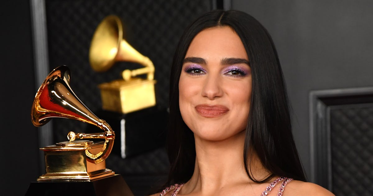 Dua Lipa Reveals New Wispy Bangs Dua Lipa Reveals New Wispy Bangs