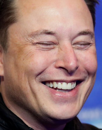 BERLIN, GERMANY DECEMBER 01:  SpaceX owner and Tesla CEO Elon Musk poses on the red carpet of the Ax...