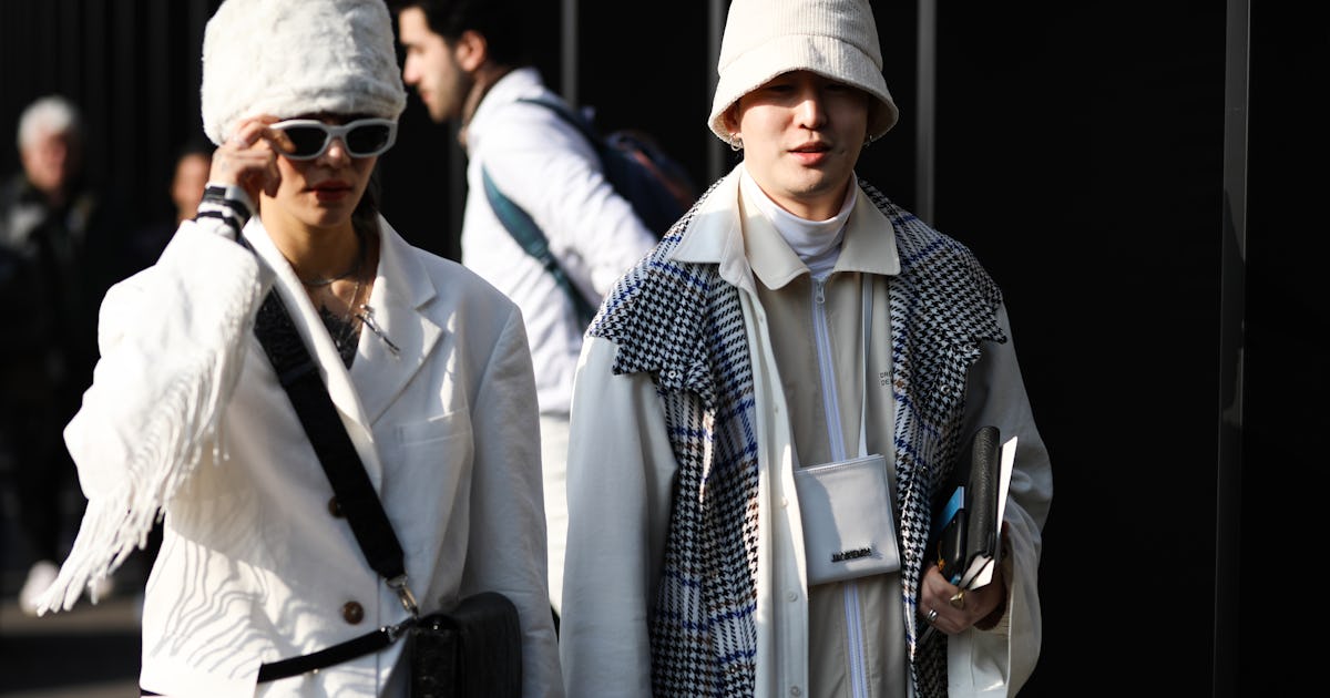 Men S Fashion Week Spring 2022 Shows In Pictures From Dior To Louis Vuitton Geeky Craze Fashion Week 2022 Louis Scarf