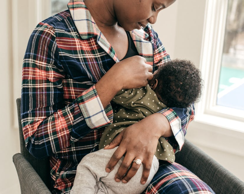 Breastfeeding moment in an article about how breastfeeding affects cervical mucus