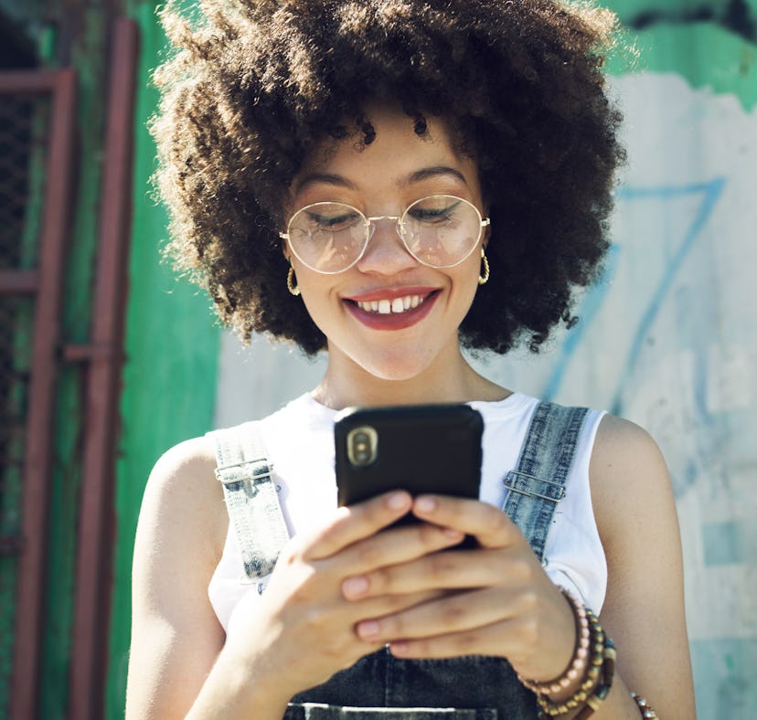 The best opening lines for dating apps will lead to good conversations.