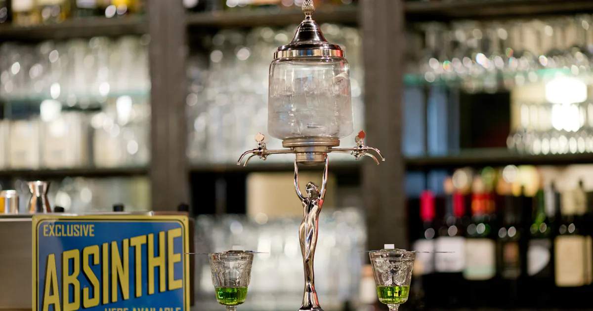 Absinth Alt What is absinthe and why was it banned for 100 years? A mystery as ...