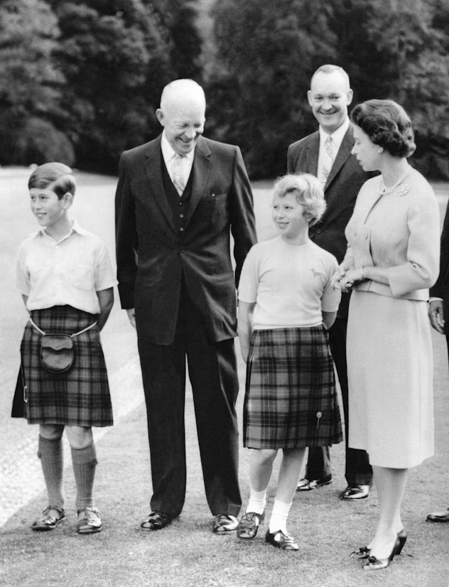 Queen Elizabeth hosts President Eisenhower.