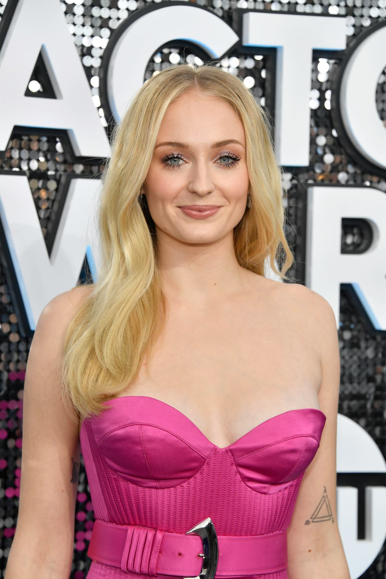 LOS ANGELES, CALIFORNIA - JANUARY 19: Sophie Turner attends the 26th Annual Screen Actors Guild Awar...