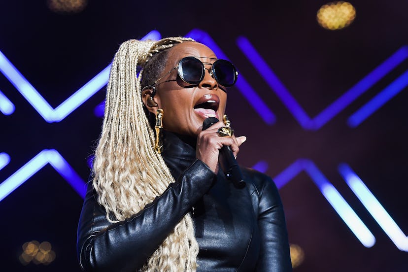 Mary J. Blige rocked platinum braids at the 2017 Essence Festival.