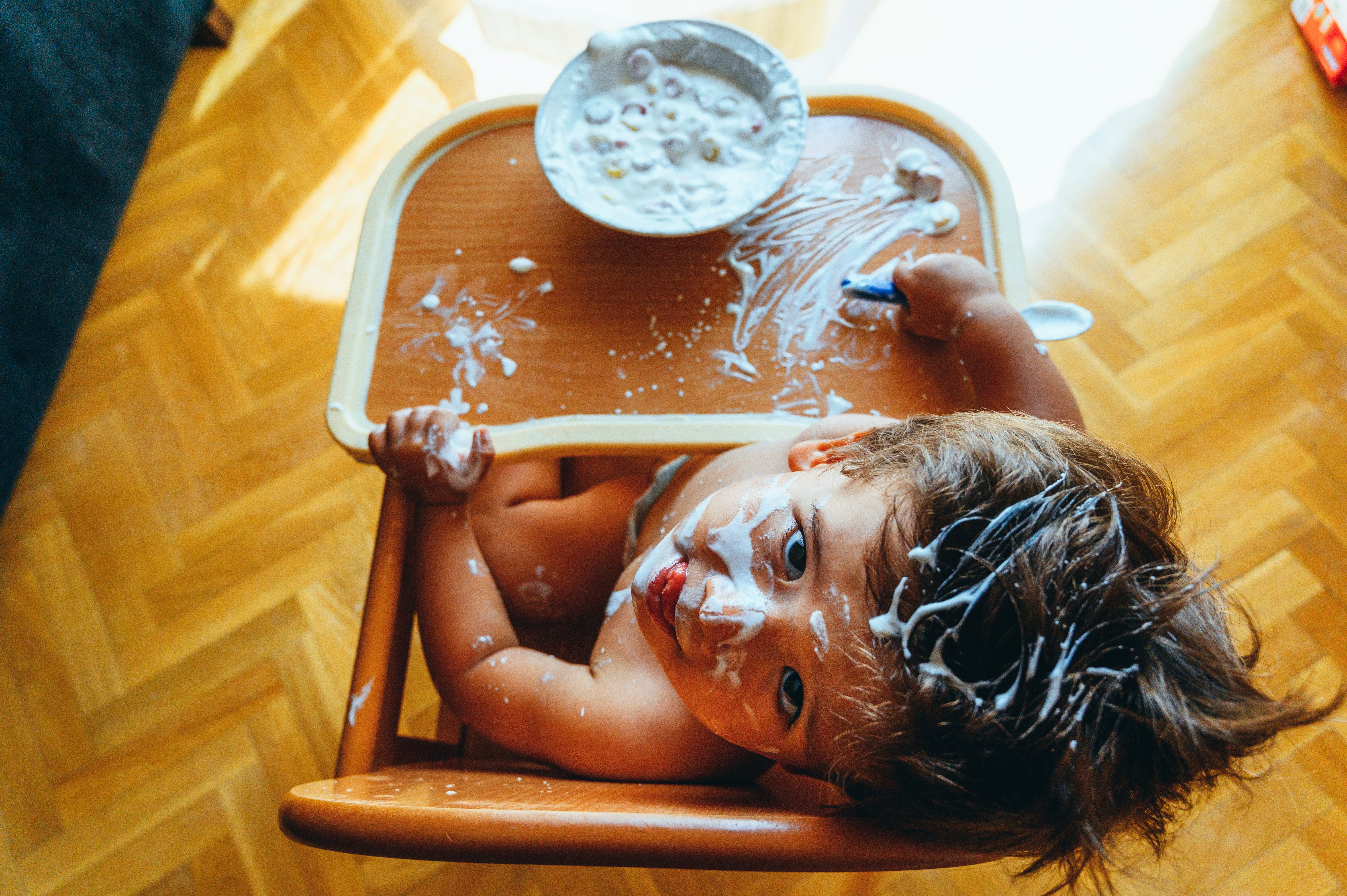 best way to clean high chair tray