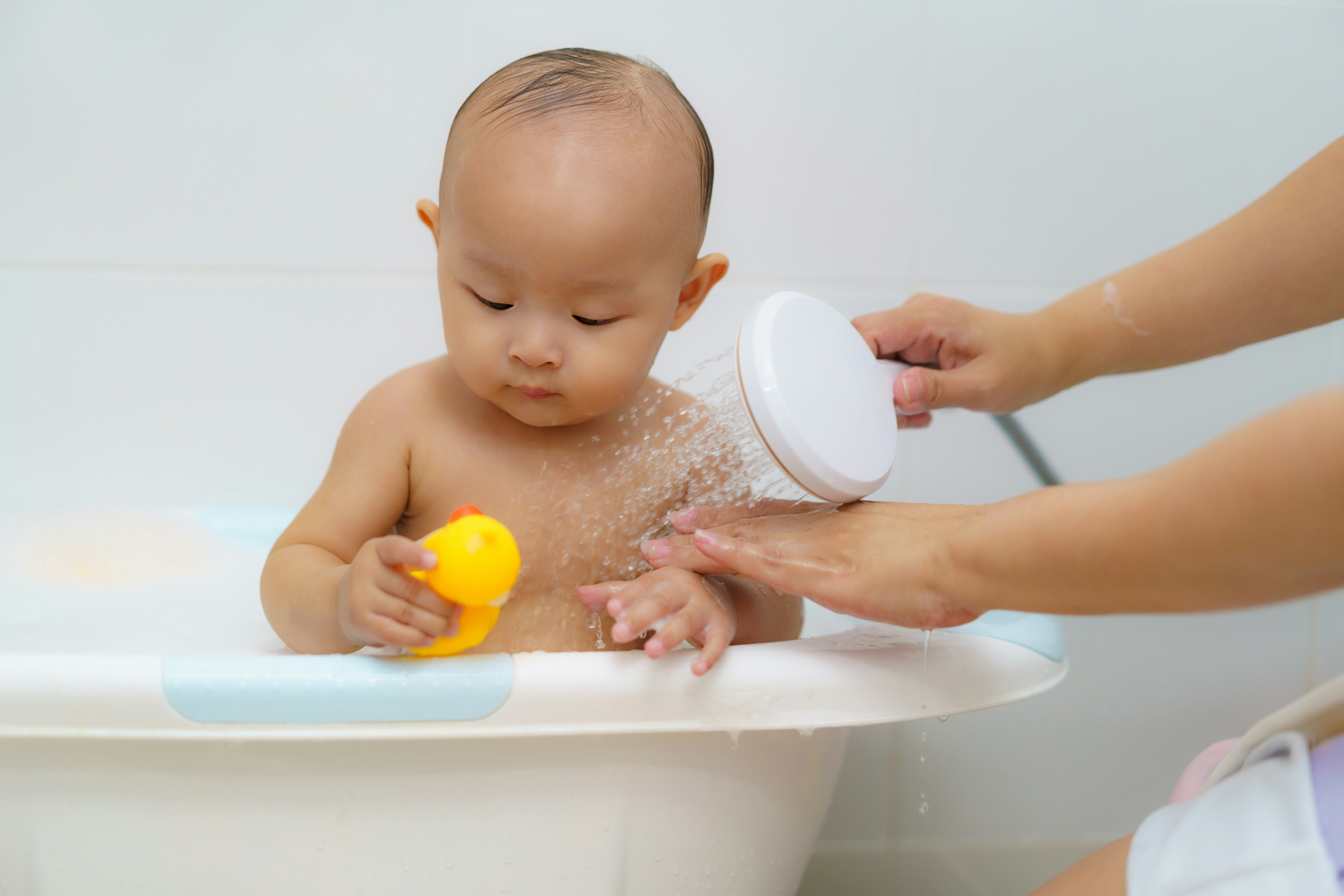 Bath safety when deals baby can sit up