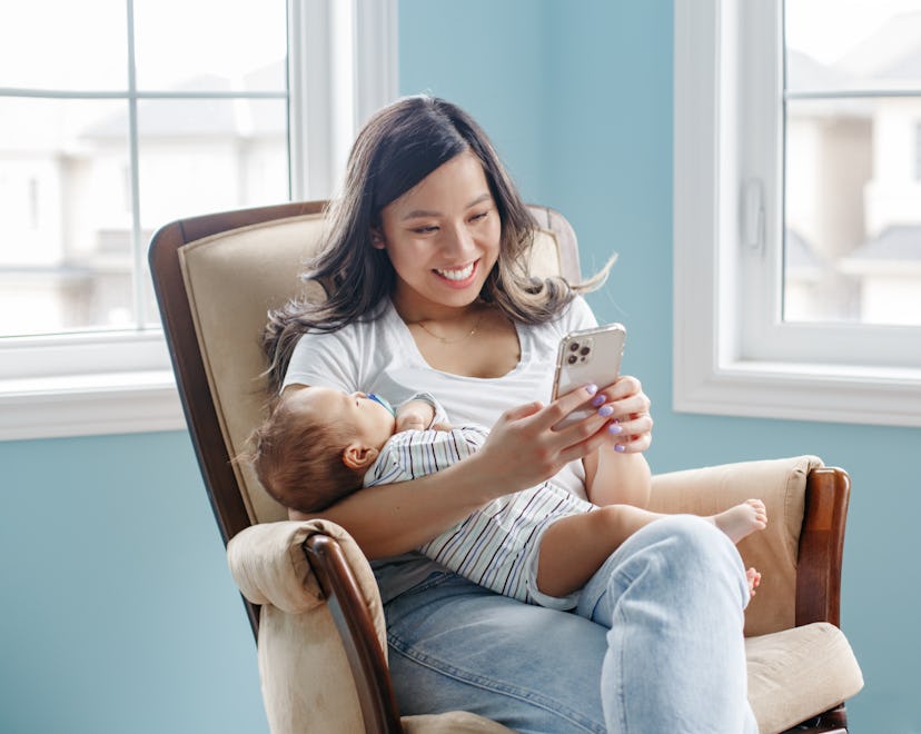 If your friend's maternity leave is ending, these supportive texts can help them feel better.